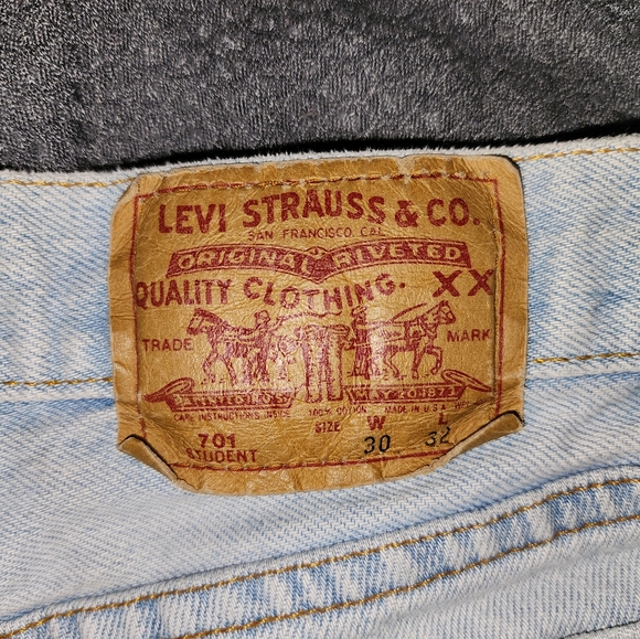 Levis - Picture 3 of 3